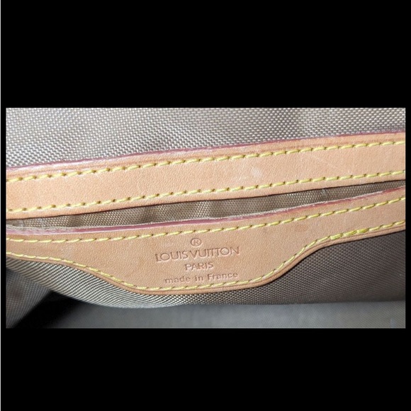 Authentic Louis Vuitton Classic Monogram Shoulder Bag - Picture 6 of 7